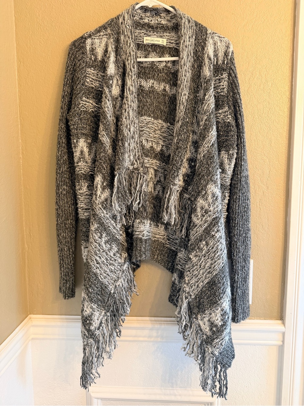 Abercrombie & Fitch Cozy Gray Fringe Open-Front Sweater Cardigan